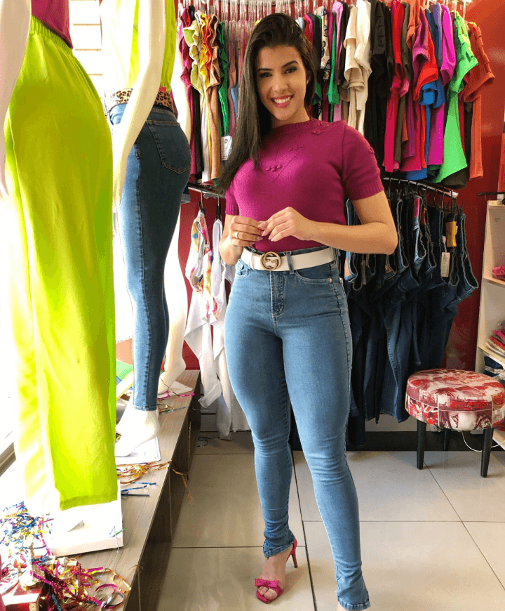 CALÇA SKINNY COM PEQUENA ABERTURA NA LATERAL